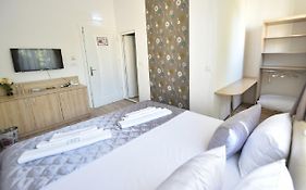 Villa Nina Hotel&Lounge bar